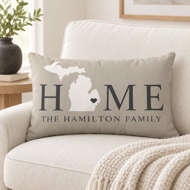 Coussin Rectangle Michigan Maison Monogramme de Famille Gris (Créateur téléchargé)