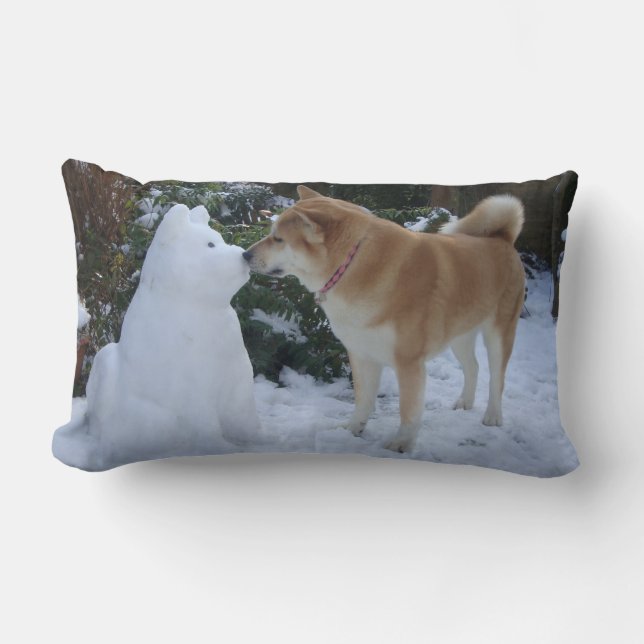 Coussin Rectangle mignon chien akita embrasser bonhomme de neige à n (Recto)