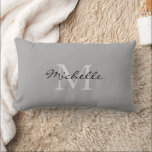 Coussin Rectangle Moderne rustique Gris monogramme personnel nom<br><div class="desc">Moderne rustique Gris monogramme personnel nom Coussin.
Vous pouvez le personnaliser et ajouter votre propre nom et monogramme.</div>