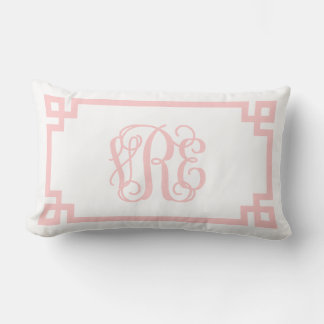 Coussin Rectangle Monogramme de clé grecque rose clair VRE