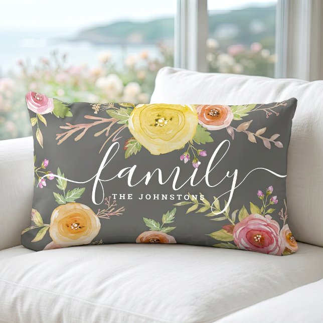 Coussin Rectangle Monogramme de famille floral jaune gris aquarelle  (Créateur téléchargé)