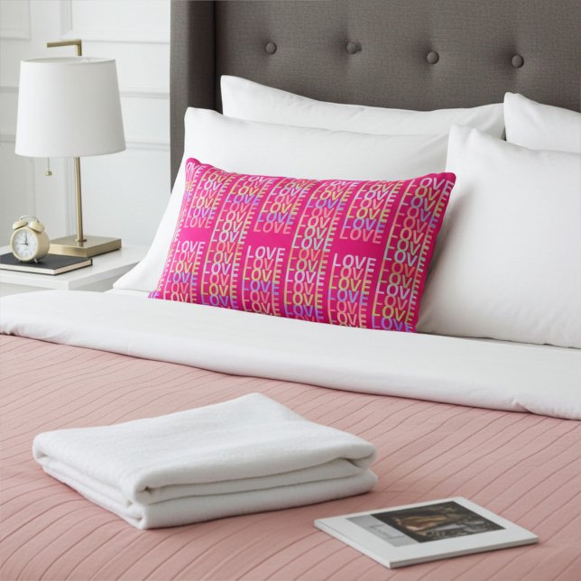 Coussin Rectangle Motif Enchanted LOVE, Rayures rouges et rose vif (Créateur téléchargé)