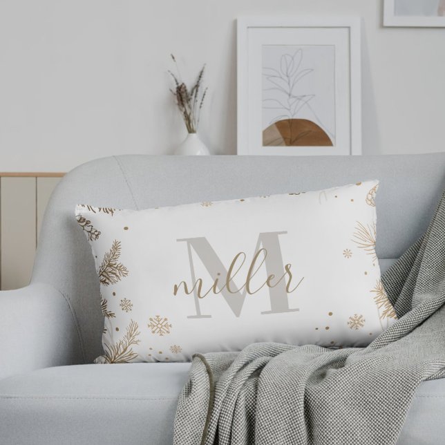 Coussin Rectangle Noël Monogramme de Nom de Famille Pins Dorés (Créateur téléchargé)