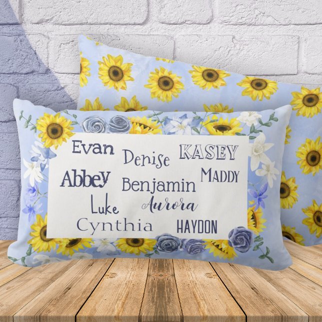 Coussin Rectangle Nom des petits-enfants Fête des mères Fleur de sol (Personalized throw pillow for grandma with grandkid's names. Sunflowers and dusty blue colors.)