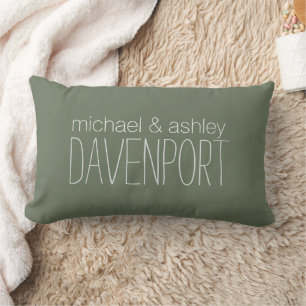 Coussin Rectangle Noms de couple vert olive / Nouvellement mariés