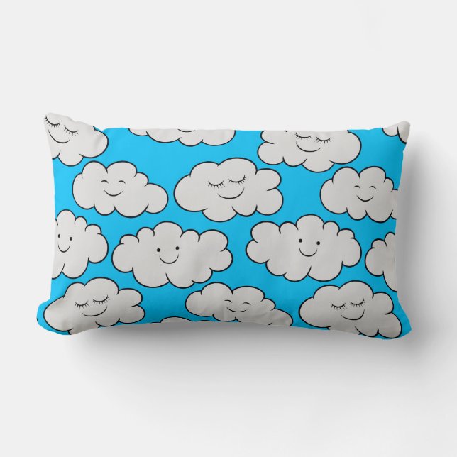 Coussin Rectangle Nuages souriants mignons sur un fond bleu vif (Recto)