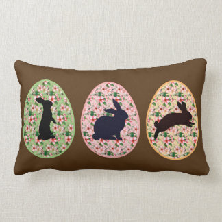 Coussin Rectangle Oeuf de ressort et silhouettes floraux de lapin de