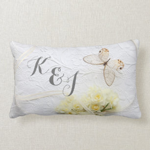 Coussin Rectangle Papillon aux fleurs de printemps mariage