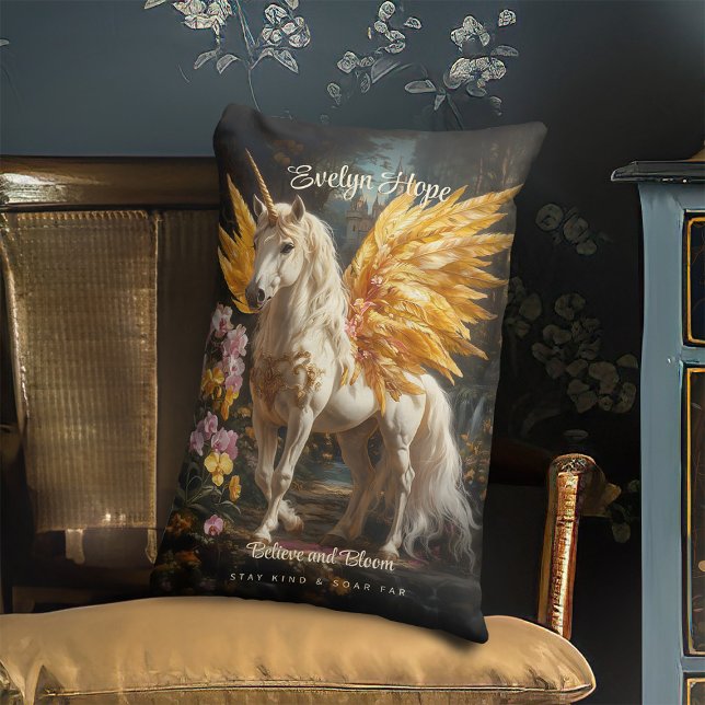 Coussin Rectangle Peinture Classique Pegasus Blanc Avec Ailes Dorées (Créateur téléchargé)