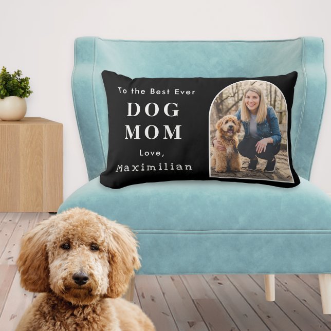 Coussin Rectangle Photo de compagnie personnalisée Meilleure maman d (A lumbar pillow in black with "To the Best Ever Dog Mom" text and personalized dog name and photo)