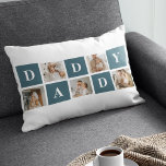Coussin Rectangle Photo et cadeaux de papa vert et de collage modern<br><div class="desc">Un collage moderne photo pères est un cadeau personnalisé qui combine plusieurs photos d'un père ou d'une figure paternelle d'une manière créative et élégante. Il s'agit de sélectionner plusieurs images significatives et de les arranger dans un format de collage, souvent avec des conceptions qui se chevauchent ou ressemblent à une...</div>
