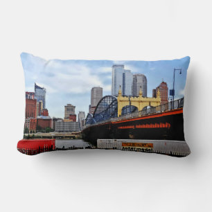 Coussin Rectangle Pittsburgh PA - Train par le pont Smithfield St