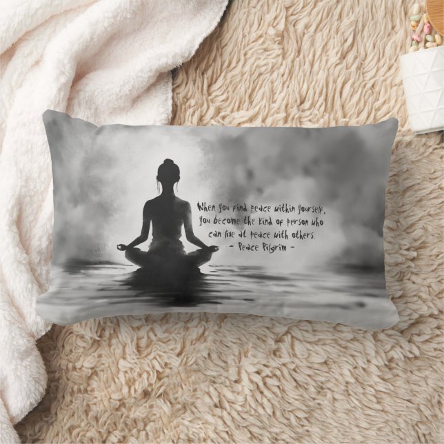 Coussin Rectangle Professeur de méditation de yoga Pose du lotus Pei (Couverture)