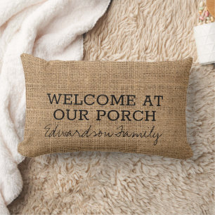 Coussin Rectangle Rustique faux burlap bienvenue nom de famille du p