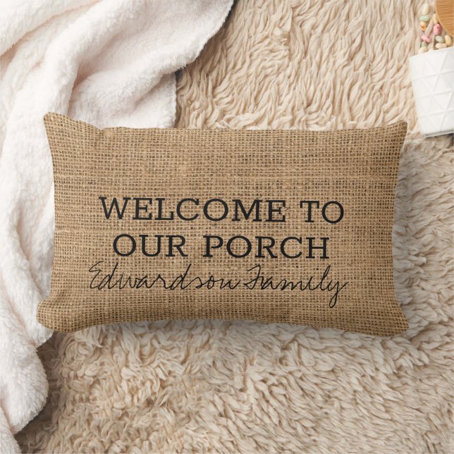 Coussin Rectangle Rustique faux burlap bienvenue nom de famille du p (Couverture)