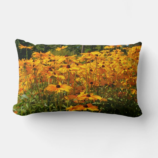 Coussin Rectangle scène de jardin, fleurs jaunes illuminées d'or (Recto)