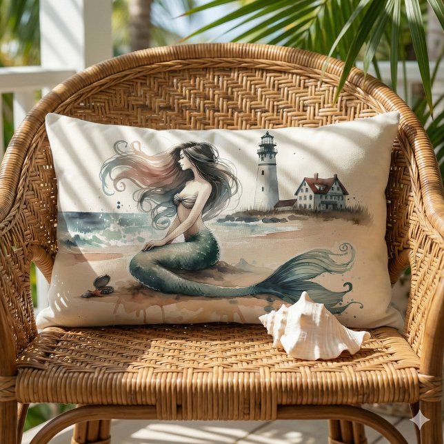 Coussin Rectangle Scène de phare de sirène à l'aquarelle côtière (Mermaid Lighthouse Coastal Watercolor Scene Lumbar Pillow Mockup A)