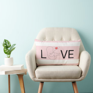 Coussin Rectangle Script bébé avec coeur rose, amour,