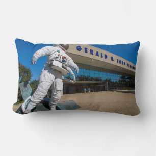 Coussin Rectangle Sculpture d'homme dans l'espace