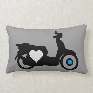 COUSSIN RECTANGLE SILHOUETTE ET COEUR CLASSIQUE DE SCOOTER RÉTRO