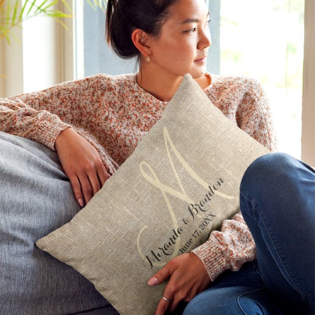 Coussin Rectangle Simple Russe Burlap Mariage Monogramme (Créateur téléchargé)