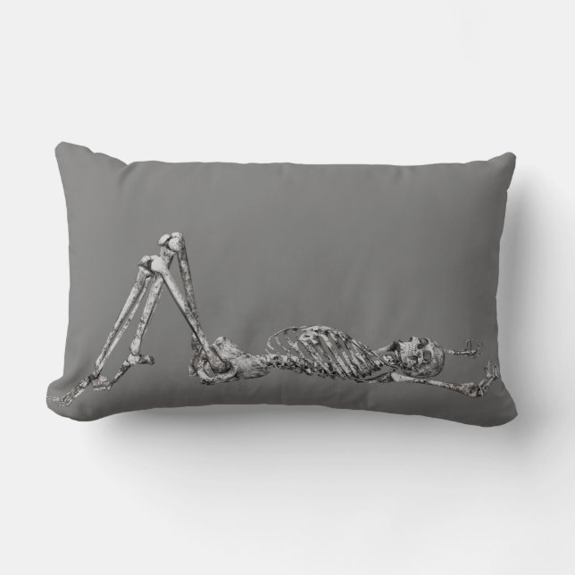 Coussin Rectangle Squelette allongé sur l'Halloween noir (Recto)