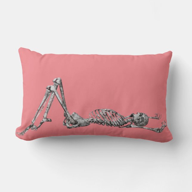 Coussin Rectangle Squelette allongé sur l'Halloween noir (Recto)
