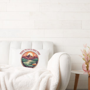 Coussin Rectangle Travel Real Story Tee — Pas de faux badge de voyag