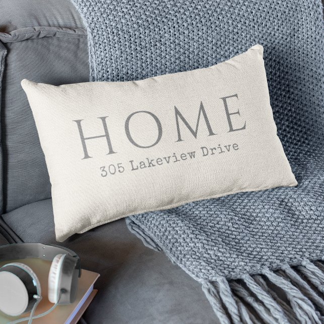 Coussin Rectangle Typographie personnelle beige avec adresse (A custom design for your home to personalize with your street address.)