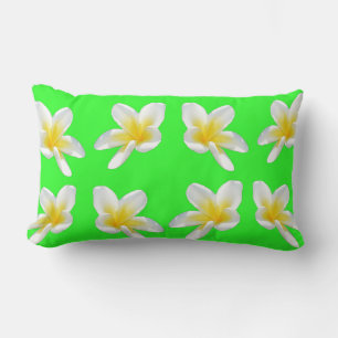 Coussin Rectangle "Une danse de Frangipanis jaune sur vert"