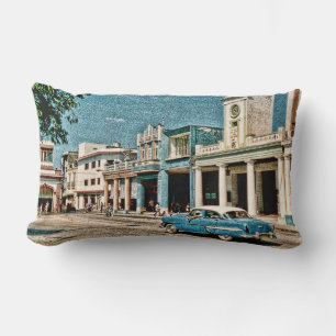 Coussin Rectangle Vieux véhicule dans une ville de Cuba