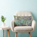 Coussin Rectangle Vincent van Gogh - Irises<br><div class="desc">Irises (1889) de Van Gogh est un post impressionnisme vintage de peinture de nature fleurie d'art. Un groupe d'iris à barbe violet et une seule fleur d'iris blanc poussent dans un jardin. C'était l'une de ses premières peintures alors qu'il était à l'asile à Saint-Rémy-de-Provence. En 1987, il est devenu le...</div>