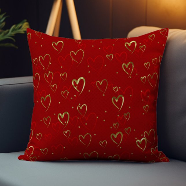 Coussin Red and gold hearts on red Valentine's Pattern (Créateur téléchargé)