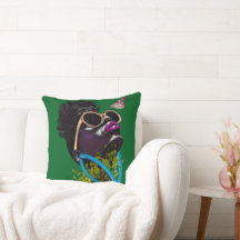COUSSIN REGARDANT VERS LE HAUT