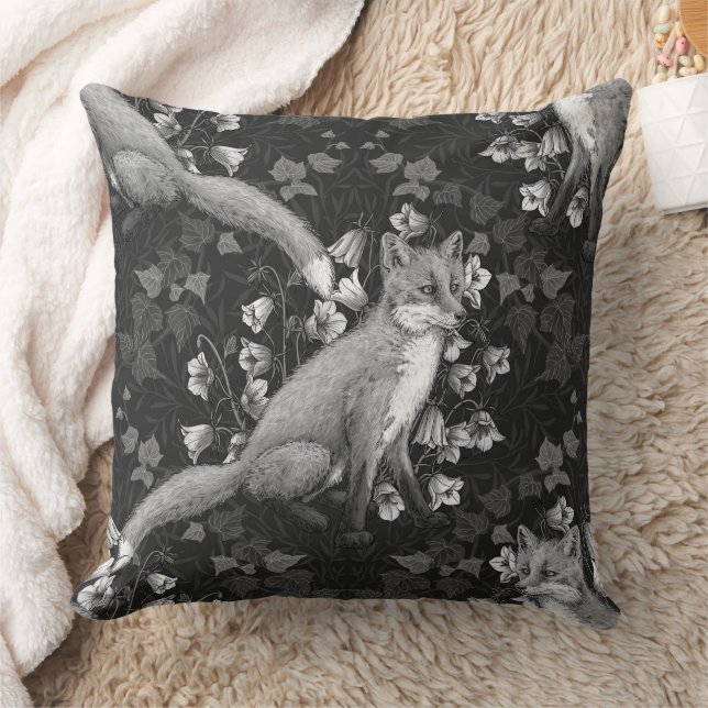 Coussin Renard, fleur et lierre, monochrome, mur argenté (Couverture)