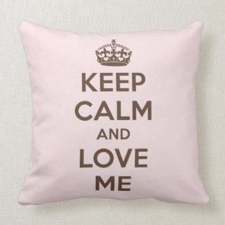 Coussin Restez calme et aimez-moi