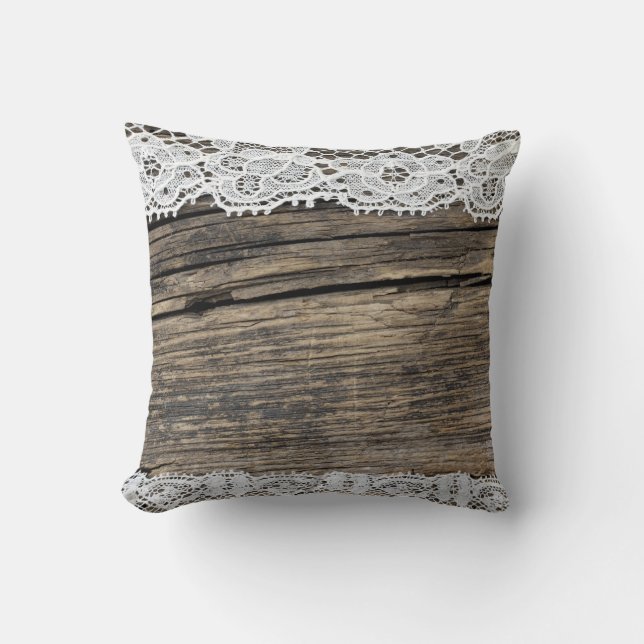 Coussin rétro dentelle sur l'arrière - plan en bois (Recto)