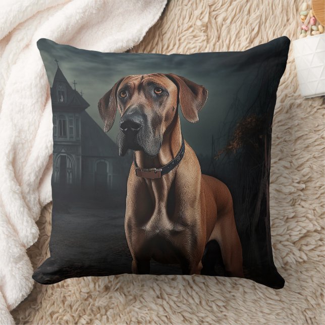 Coussin Ridgeback rhodésien Halloween Épouvantable (Couverture)