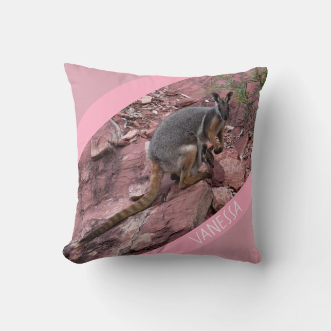 Coussin Rock Wallaby et bébé, Accent rose filles (Recto)