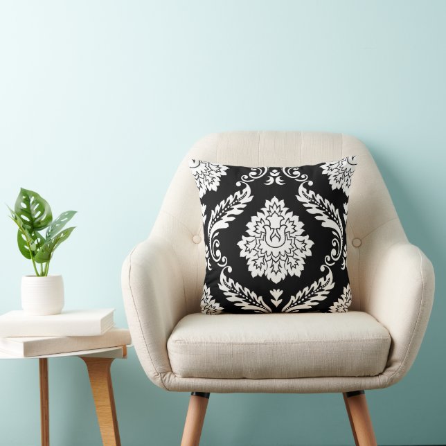 Coussin Rococo Damassé Grand Motif Blanc sur Noir (Chaise)
