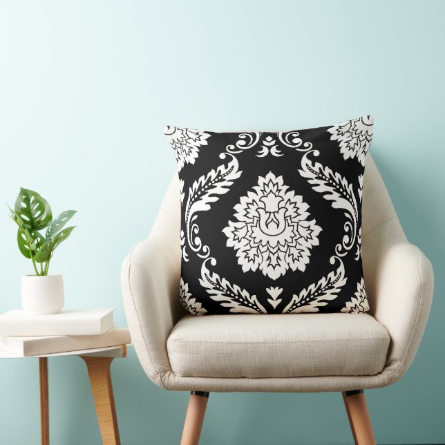 Coussin Rococo Damassé Grand Motif Blanc sur Noir (Chaise)