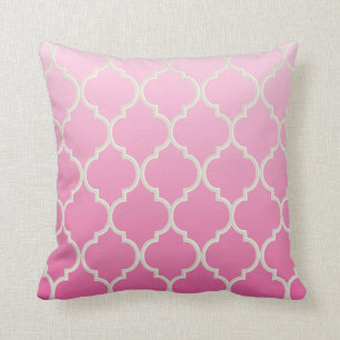 Coussin Rose du motif   de Quatrefoil assez