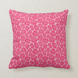 Coussin rose Girly de motif de léopard