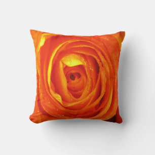 Coussin rose jaune rouge et orange