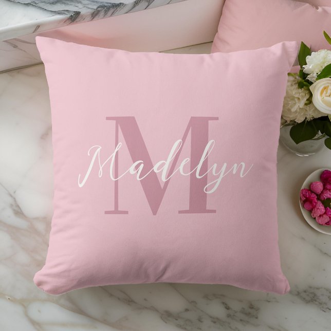 Coussin rose moderne Nom initial Monogramme (Créateur téléchargé)