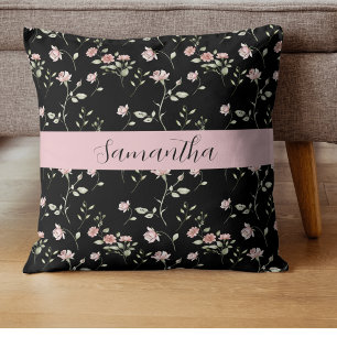Coussin Rose Pâle Aquarelle Floral Nom Noir 