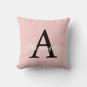 Coussin Rose Quartz Blush Baby rose couleur unie Monogramm