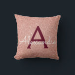 Coussin Rose Rose Or - Bourgogne Parties scintillant Épark<br><div class="desc">Blush Pink - Rose Gold et Bourgogne Parties scintillant Éparkle Nom du monogramme et Coussin initial. La coussin est un cadeau parfait pour quelqu'un qui décorait sa chambre en or rose.</div>