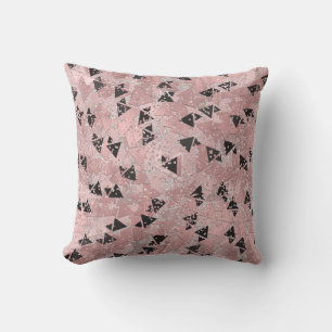 Coussin Rose Rouge Gênée Motif Triangles Or et Noir