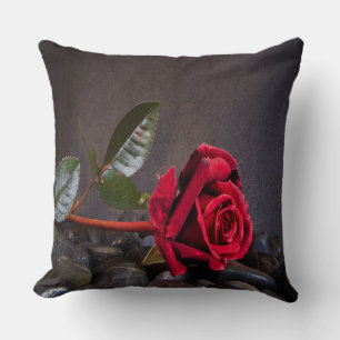 Coussin Rose Sur Les Rochers